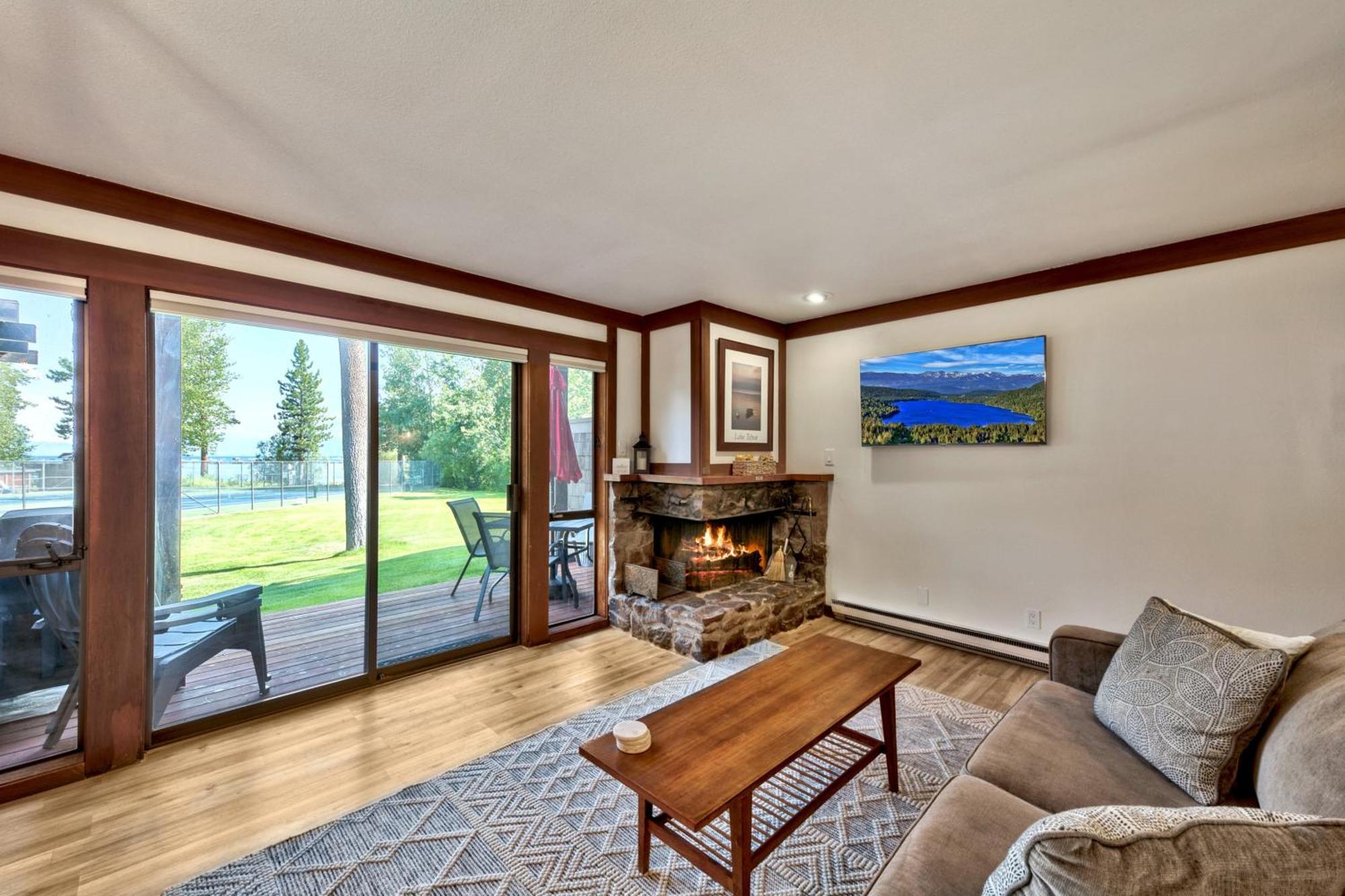 Beautiful Remodeled Condo In Tahoe City Zewnętrze zdjęcie